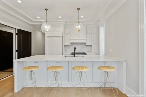 2817 North Lakewood Avenue Chicago IL 60657