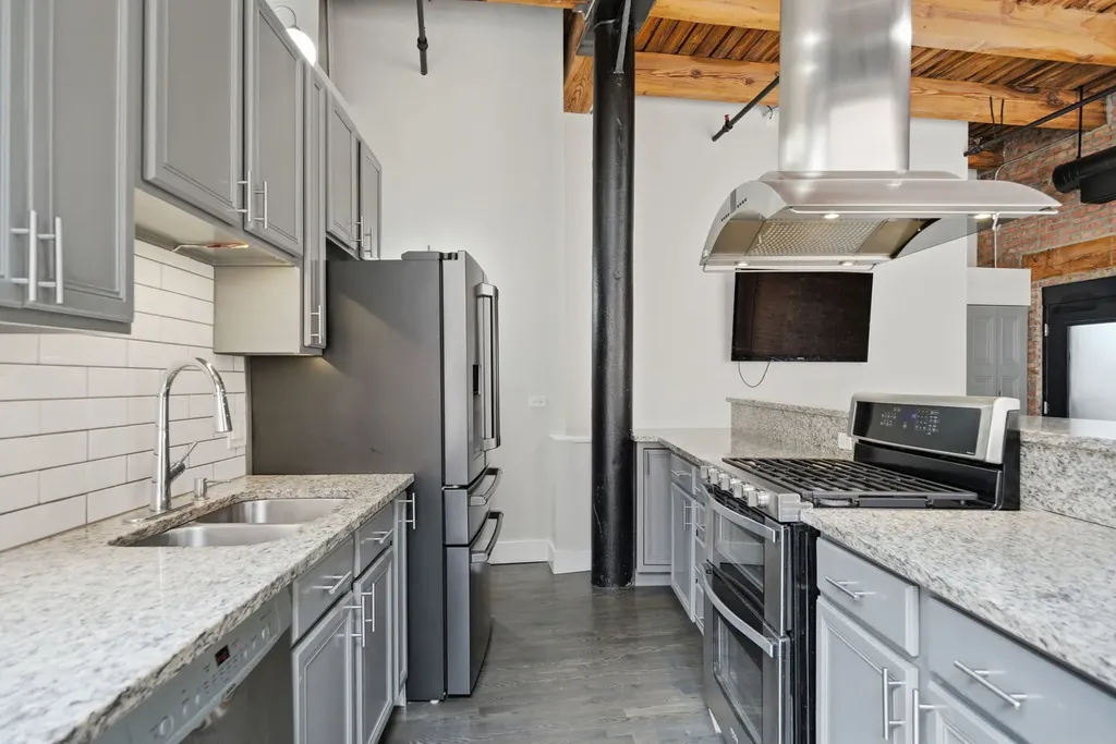 331 South Peoria Street Chicago IL 60607