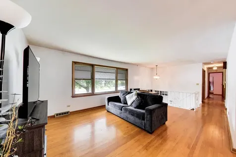 1415 South Busse Road Mount Prospect IL 60056