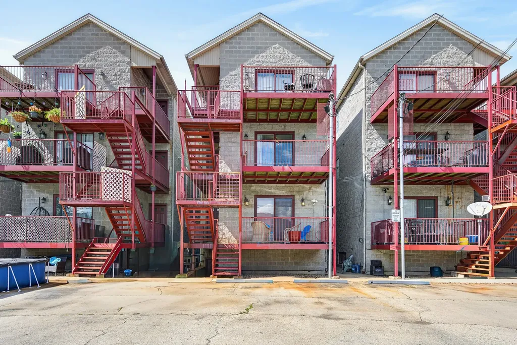 7509 West Irving Park Road Chicago IL 60634