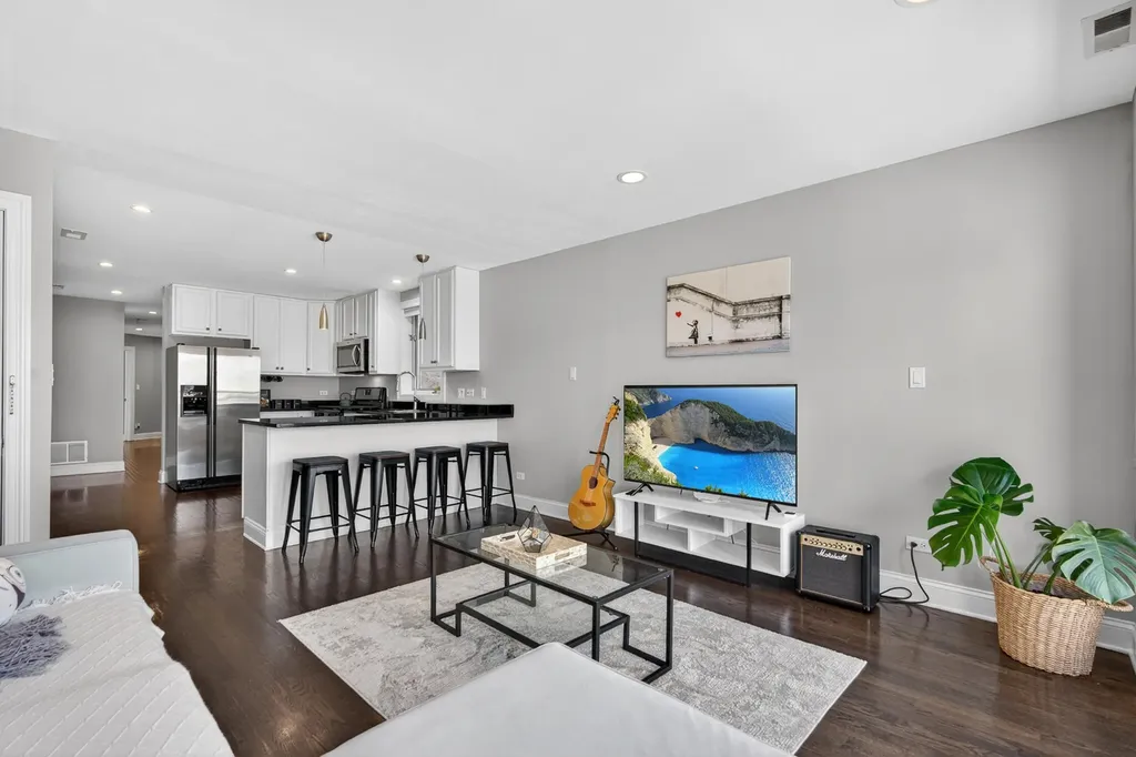 7509 West Irving Park Road Chicago IL 60634