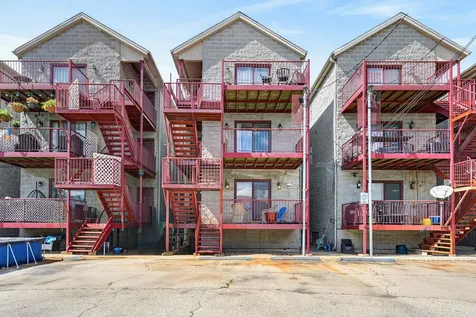 7509 West Irving Park Road Chicago IL 60634