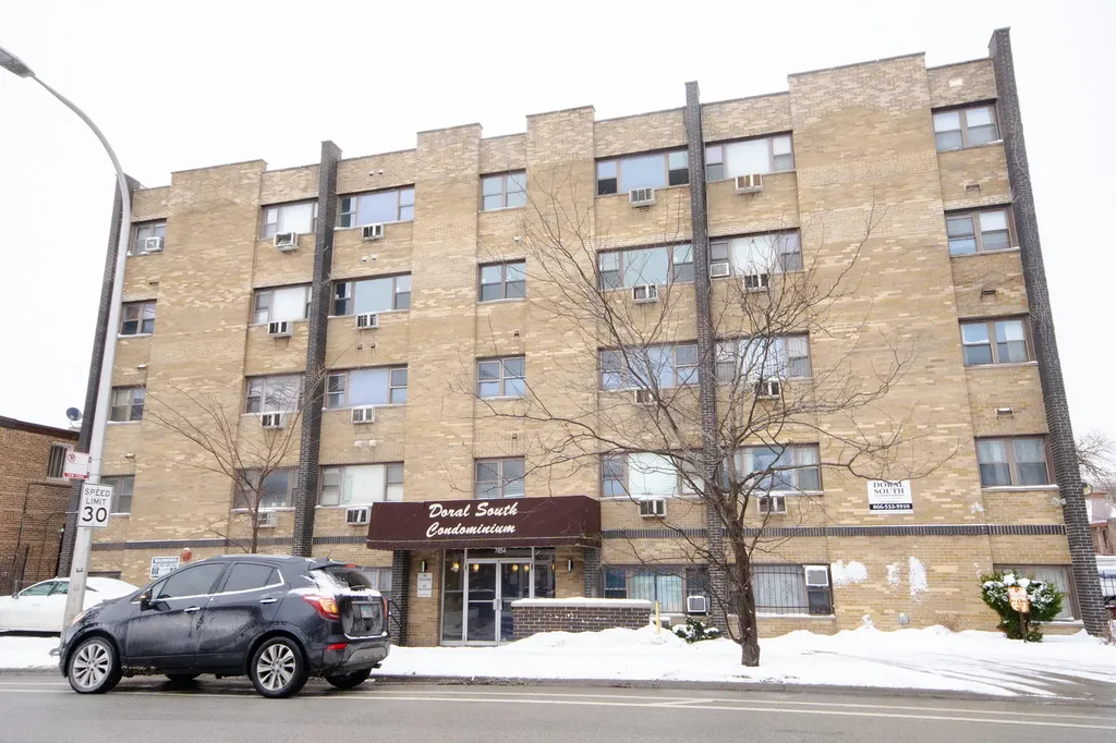 7854 South South Shore Drive Chicago IL 60649