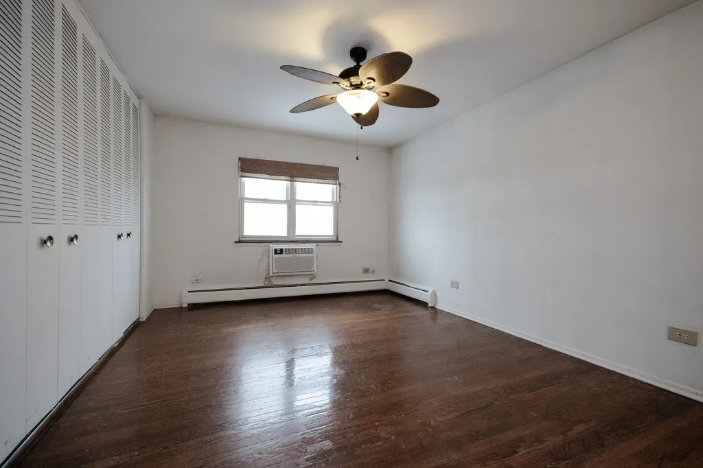 7854 South South Shore Drive Chicago IL 60649