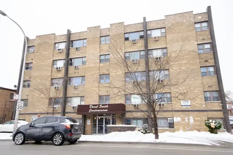 7854 South South Shore Drive Chicago IL 60649