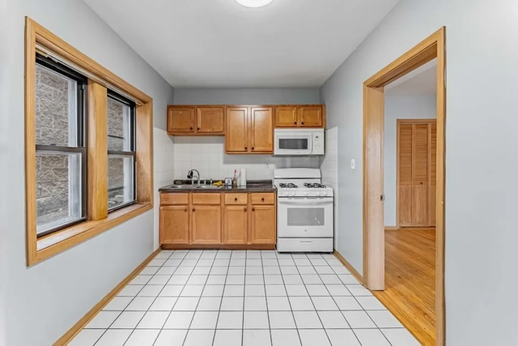 5543 West Diversey Avenue Chicago IL 60639
