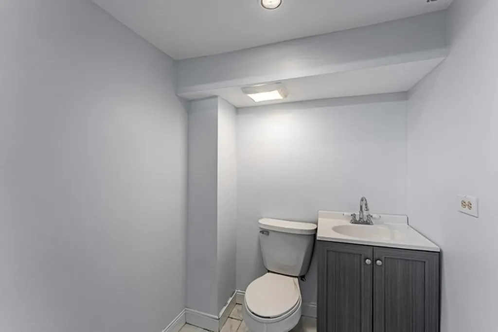 5543 West Diversey Avenue Chicago IL 60639