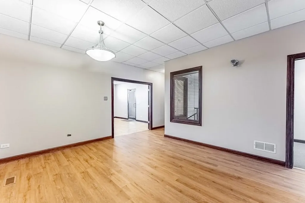 5543 West Diversey Avenue Chicago IL 60639
