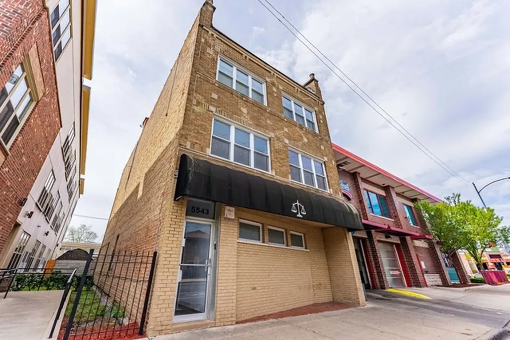 5543 West Diversey Avenue Chicago IL 60639
