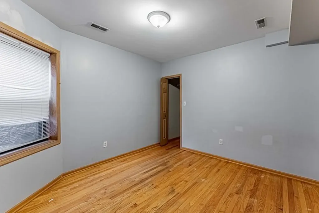 5543 West Diversey Avenue Chicago IL 60639