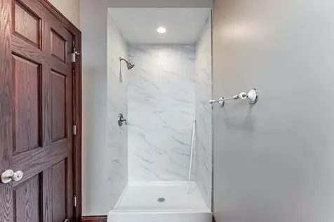 5543 West Diversey Avenue Chicago IL 60639