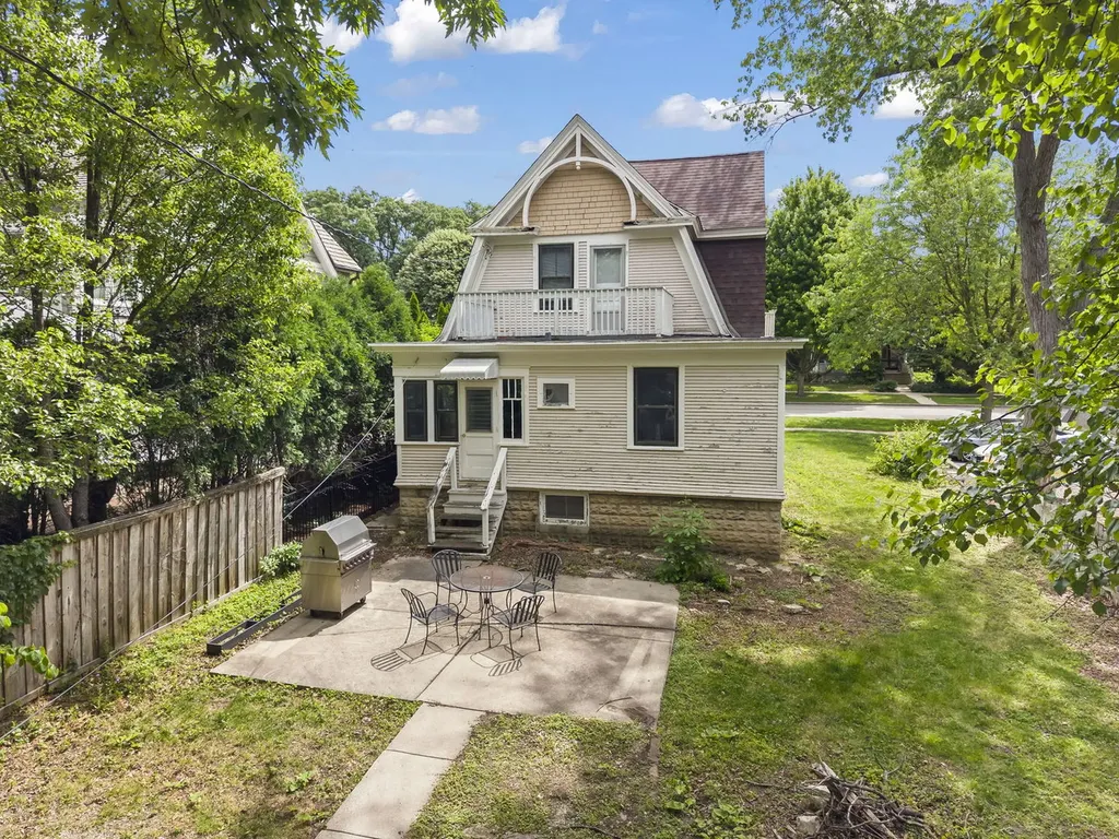 119 South Ellsworth Street Naperville IL 60540