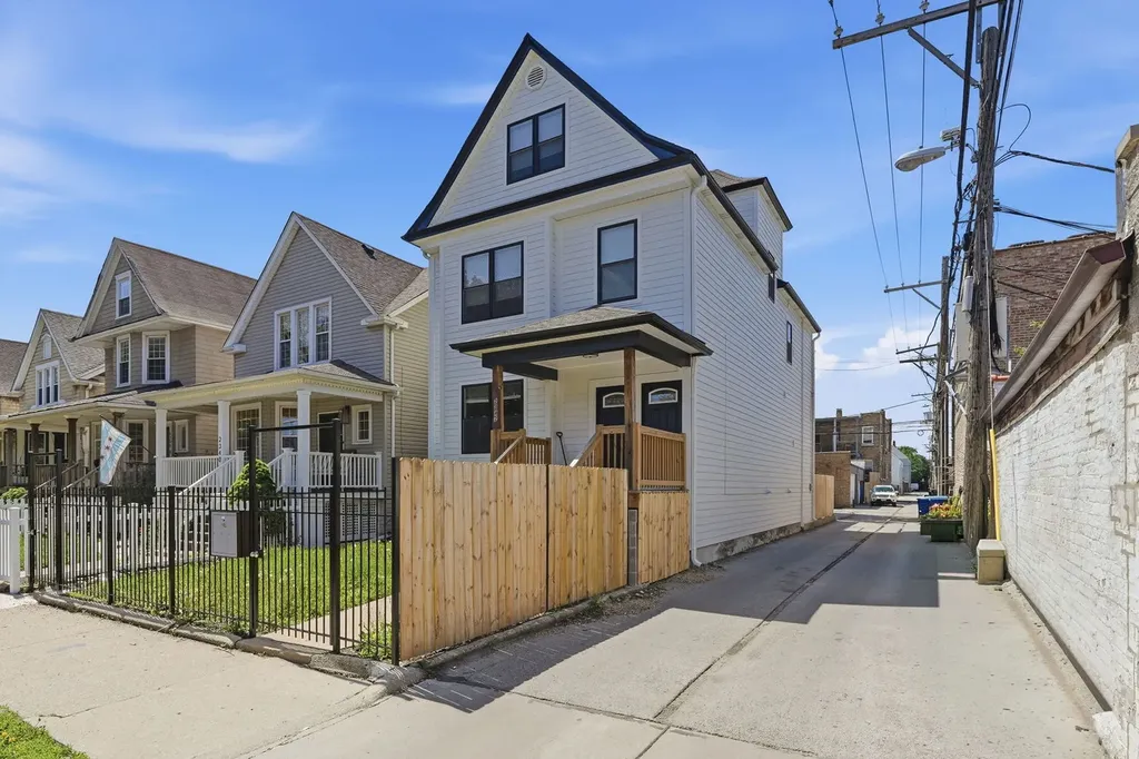 2342 North Lawndale Avenue Chicago IL 60647