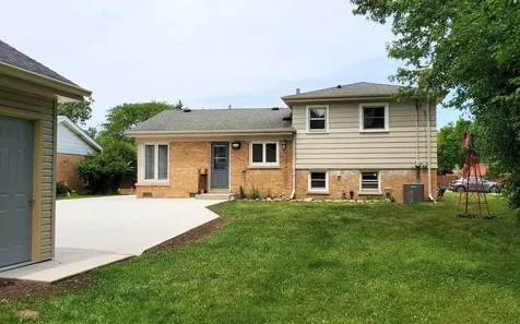 4715 West Lake Avenue Glenview IL 60025