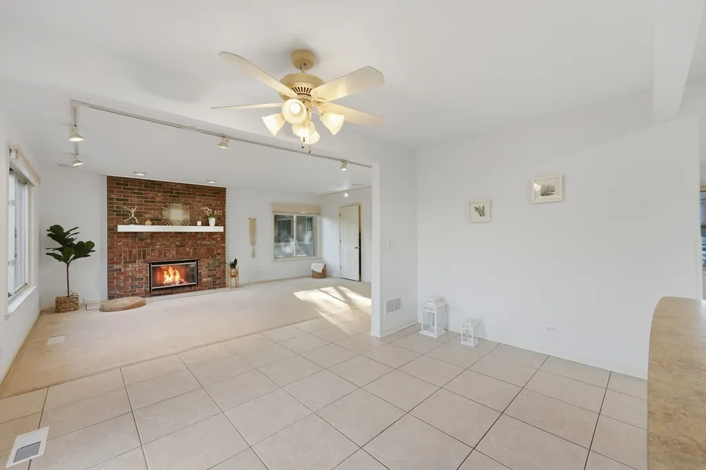 499 Carlsbad Trail Roselle IL 60172