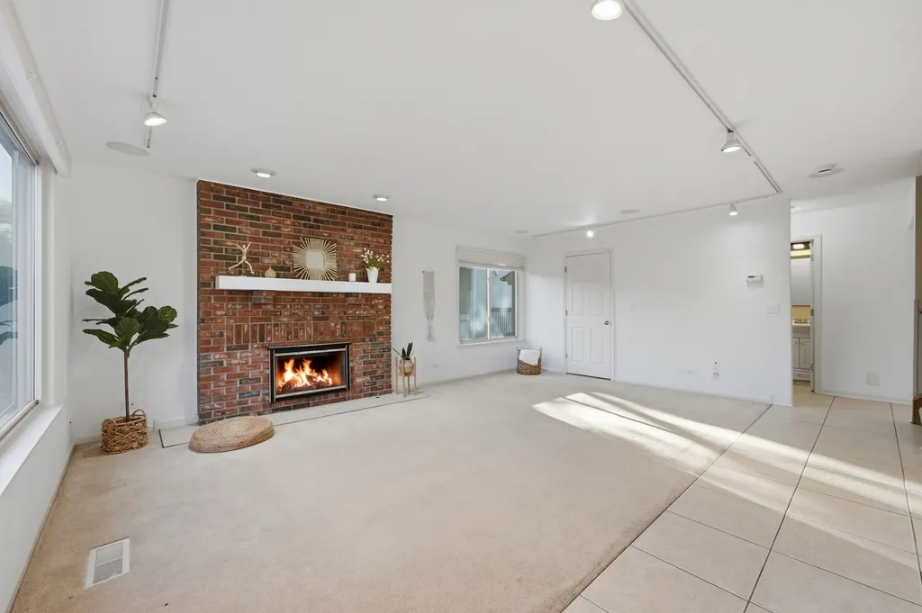 499 Carlsbad Trail Roselle IL 60172
