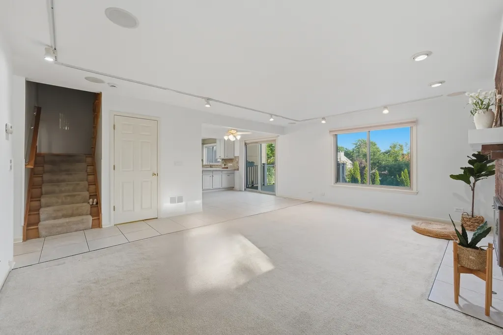 499 Carlsbad Trail Roselle IL 60172