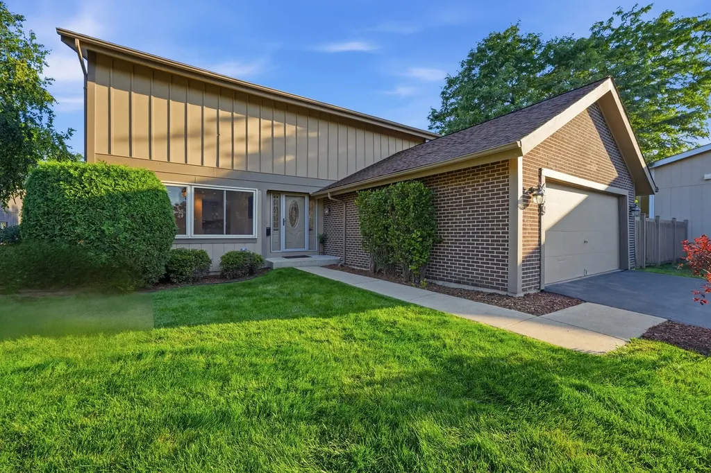 499 Carlsbad Trail Roselle IL 60172