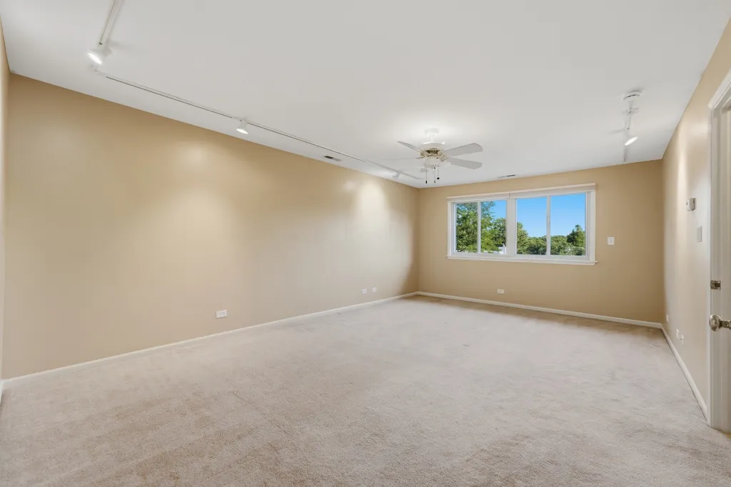 499 Carlsbad Trail Roselle IL 60172