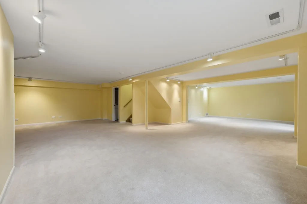 499 Carlsbad Trail Roselle IL 60172