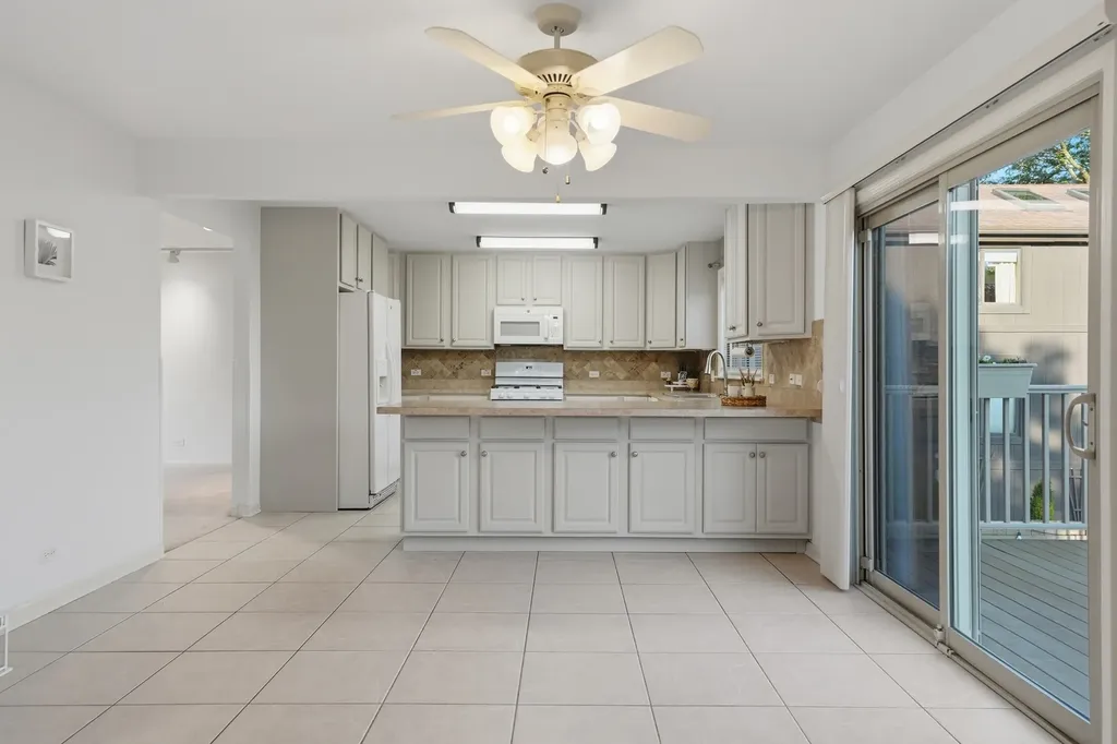 499 Carlsbad Trail Roselle IL 60172