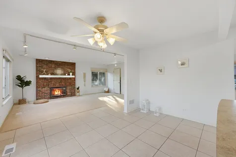 499 Carlsbad Trail Roselle IL 60172