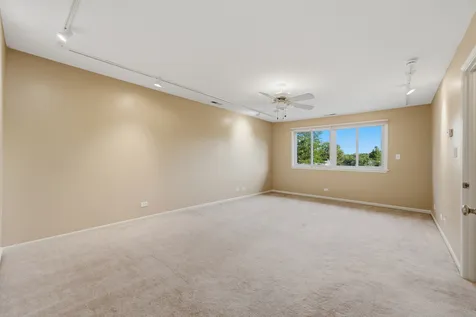 499 Carlsbad Trail Roselle IL 60172