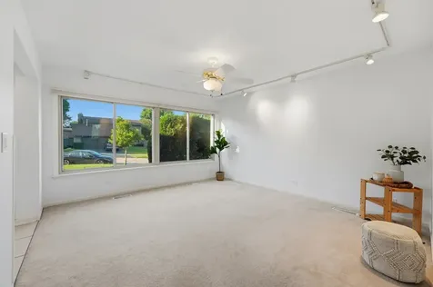 499 Carlsbad Trail Roselle IL 60172