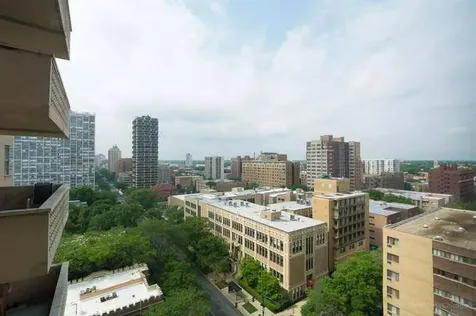 6301 North Sheridan Road Chicago IL 60660