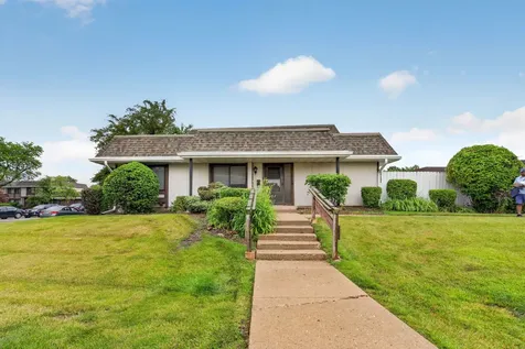 1289 Court E Court Hanover Park IL 60133