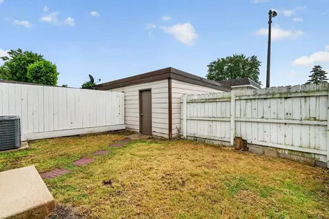 1289 Court E Court Hanover Park IL 60133