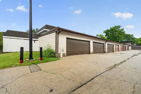 1289 Court E Court Hanover Park IL 60133