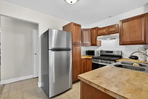 1289 Court E Court Hanover Park IL 60133