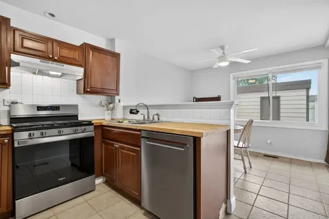 1289 Court E Court Hanover Park IL 60133