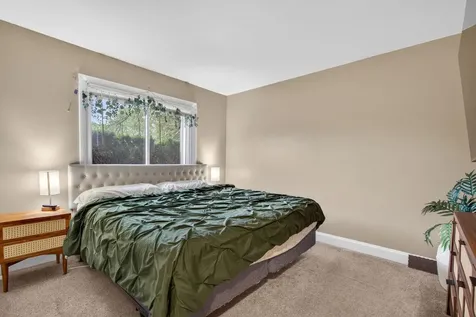 1289 Court E Court Hanover Park IL 60133