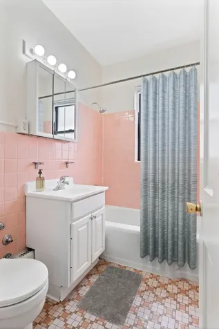 6230 North Kenmore Avenue Chicago IL 60660