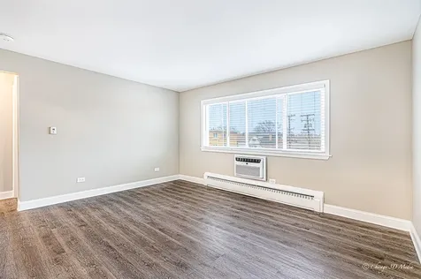 7005 West Gunnison Street Harwood Heights IL 60706