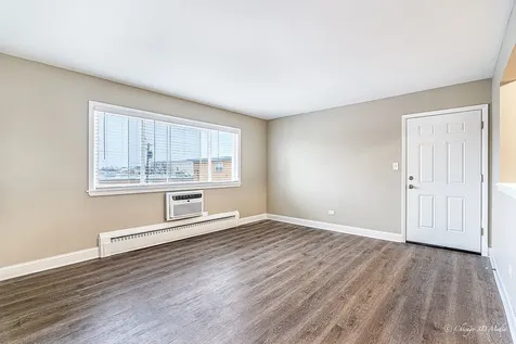 7005 West Gunnison Street Harwood Heights IL 60706