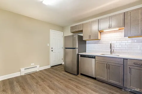 7005 West Gunnison Street Harwood Heights IL 60706