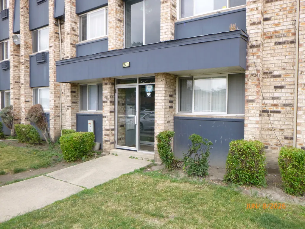 8647 1/2 West Foster Avenue Chicago IL 60656