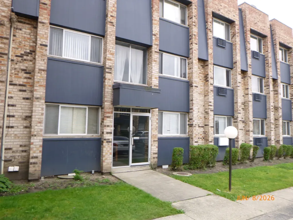 8647 1/2 West Foster Avenue Chicago IL 60656