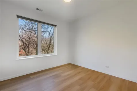 204 South Leavitt Street Chicago IL 60612