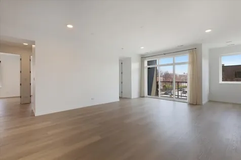 204 South Leavitt Street Chicago IL 60612