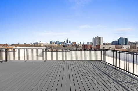 204 South Leavitt Street Chicago IL 60612