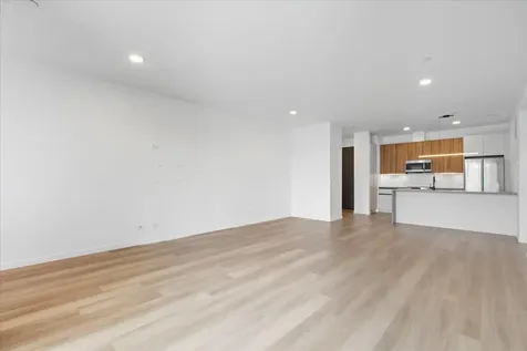 204 South Leavitt Street Chicago IL 60612