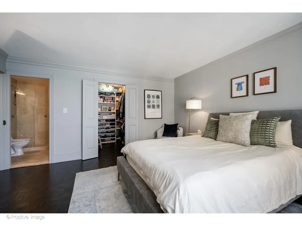 1310 North Ritchie Court Chicago IL 60610