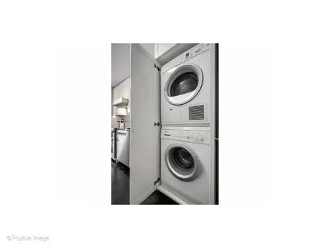 1310 North Ritchie Court Chicago IL 60610