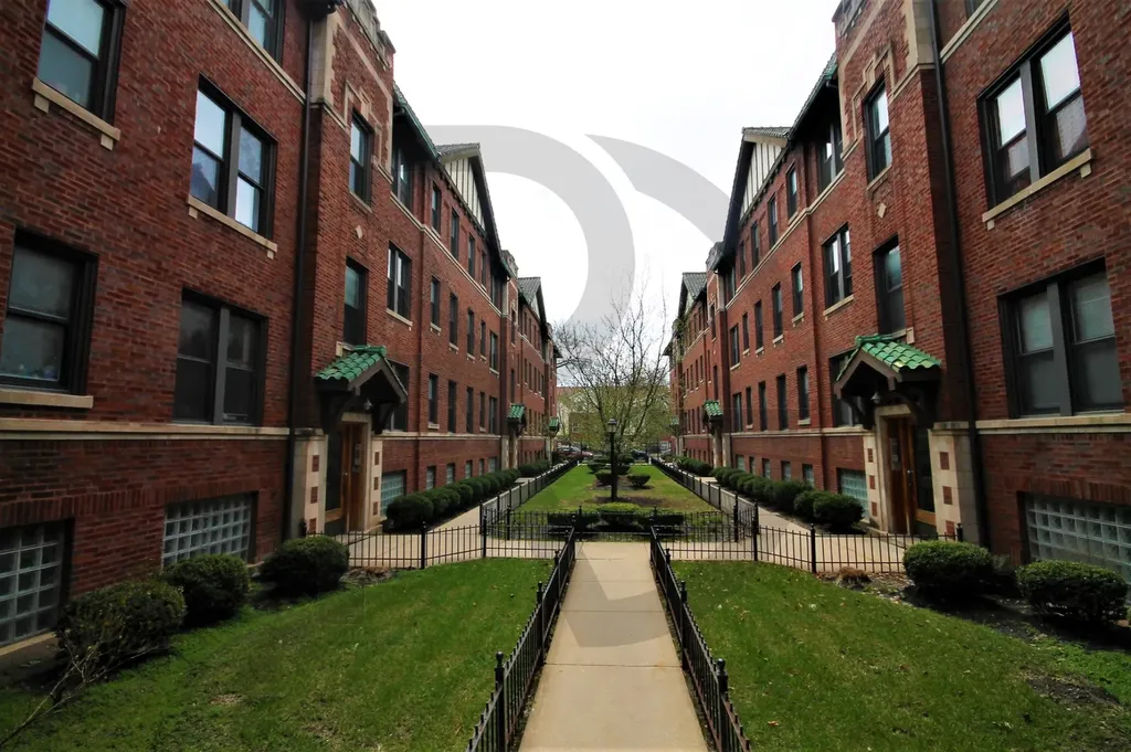 2706 North Spaulding Avenue Chicago IL 60647