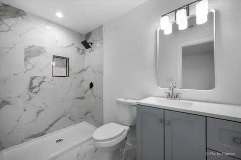 18172 West Twin Lakes Boulevard Grayslake IL 60030