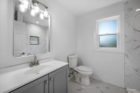 18172 West Twin Lakes Boulevard Grayslake IL 60030